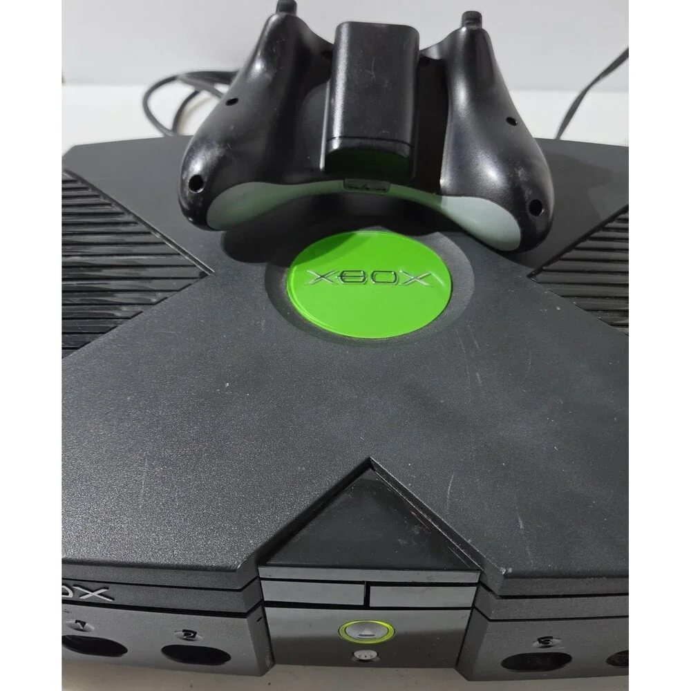 Original Microsoft Xbox Console, Controller, Power Cord AV Cord 